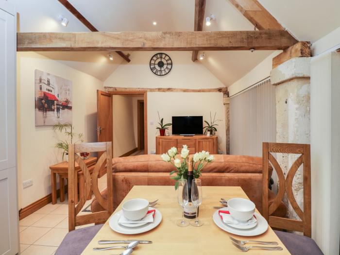 The Cattle Byre, is near Corsham, Wiltshire. One-bedroom barn conversion ideal for couples. Stylish.