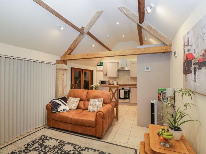 The Cattle Byre, is near Corsham, Wiltshire. One-bedroom barn conversion ideal for couples. Stylish.