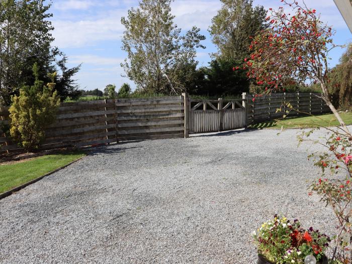 Seafield, Ballymoney, in County Wexford, Ireland. Close to amenities and a beach. Pet-friendly. 4bed