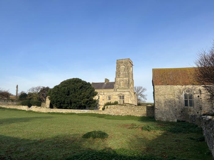 Coronation Cottages No.2 Kewstoke nr North Worle, Somerset. Close to beach. Enclosed garden. Couples