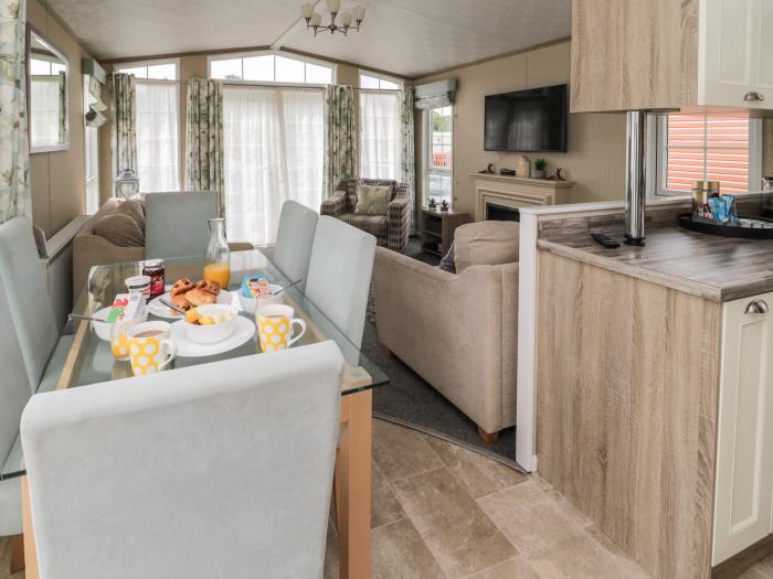 Lemon Tree lodge, is in Felton, in Northumberland. Three-bedroom lodge with hot tub and on-site pub.