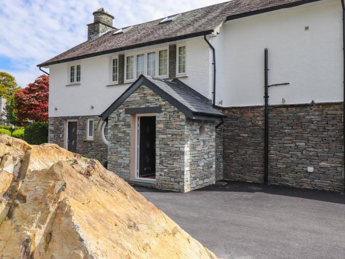 The Birches, Windermere, Cumbria. Close to a shop, a pub and a lake. Off-road parking. 4 bedrooms TV