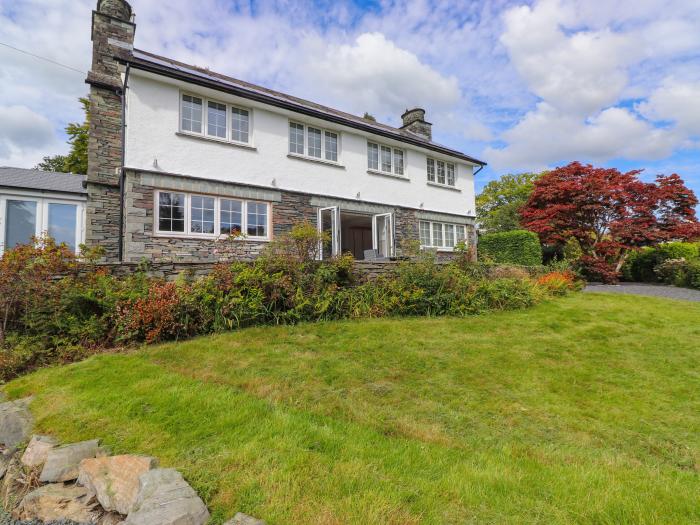 The Birches, Windermere, Cumbria. Close to a shop, a pub and a lake. Off-road parking. 4 bedrooms TV