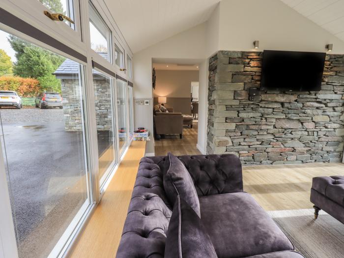 The Birches, Windermere, Cumbria. Close to a shop, a pub and a lake. Off-road parking. 4 bedrooms TV