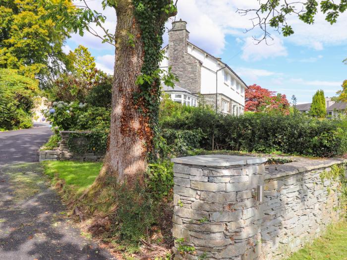 The Birches, Windermere, Cumbria. Close to a shop, a pub and a lake. Off-road parking. 4 bedrooms TV