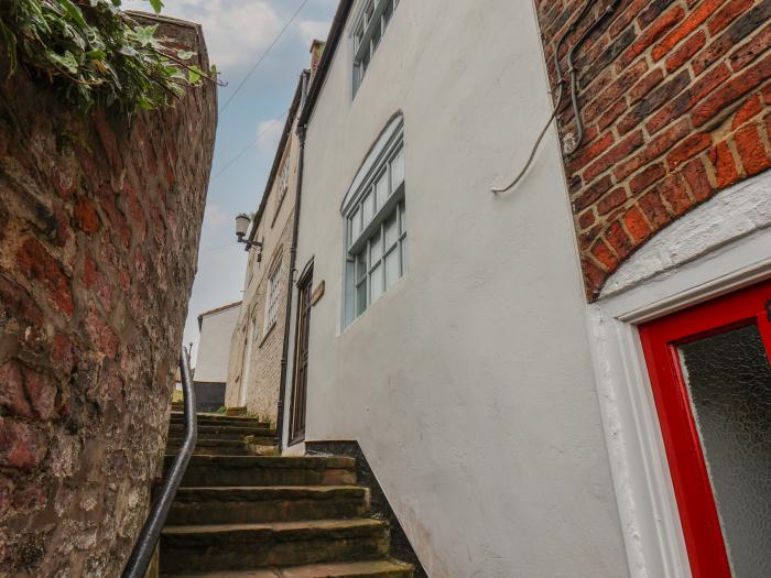 9 Salt Pan Well Steps, Whitby, North Yorkshire. Close to a shop. Close to beach. Near National Park.