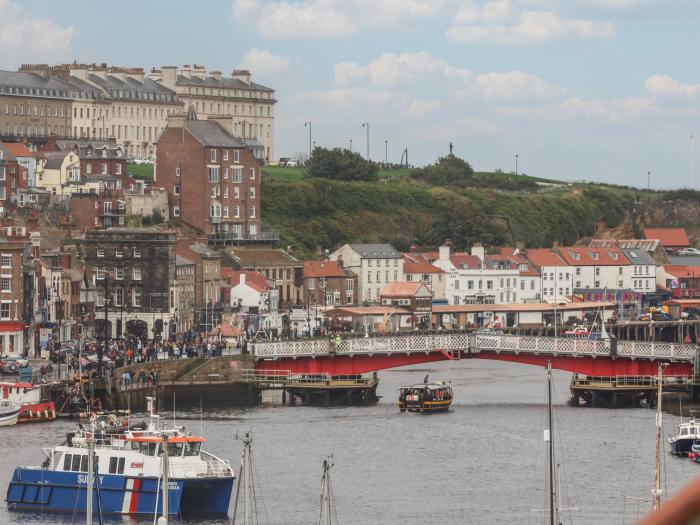 9 Salt Pan Well Steps, Whitby, North Yorkshire. Close to a shop. Close to beach. Near National Park.