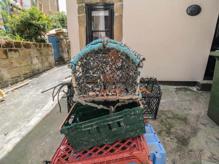 Bramble Corner Cottage, Staithes, North York Moors. In a National Park. Off-road parking. TV. 3beds.