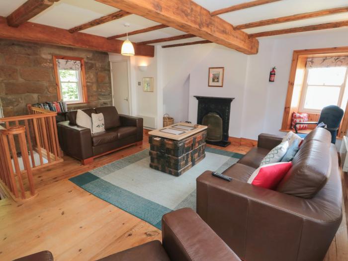 Bramble Corner Cottage, Staithes, North York Moors. In a National Park. Off-road parking. TV. 3beds.