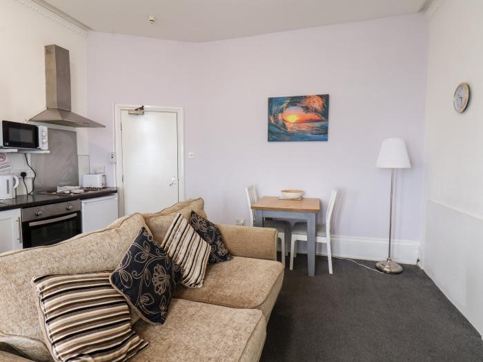 Apartment 1, Bridlington, East Riding of Yorkshire. Sea views. Open-plan. Close to a beach and shops