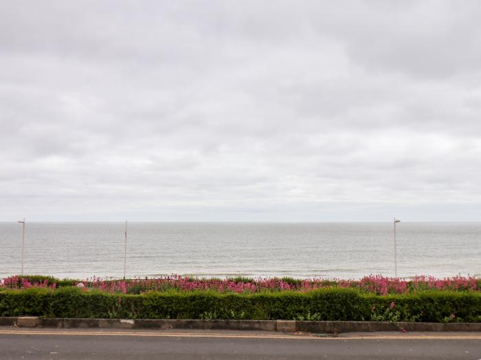 Apartment 1, Bridlington, East Riding of Yorkshire. Sea views. Open-plan. Close to a beach and shops