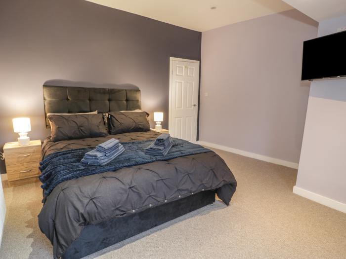 Apartment 150, Llandudno Junction, Conwy. Close to the coast. Close to National Park. WiFi. Cot. TV.