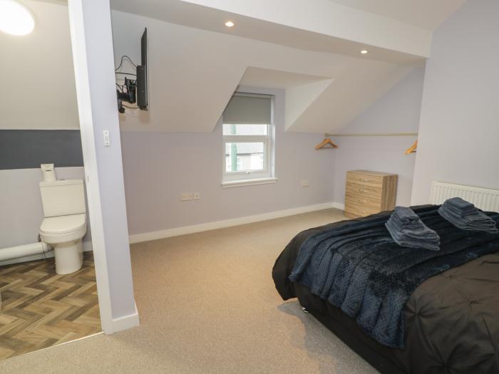 Apartment 150, Llandudno Junction, Conwy. Close to the coast. Close to National Park. WiFi. Cot. TV.