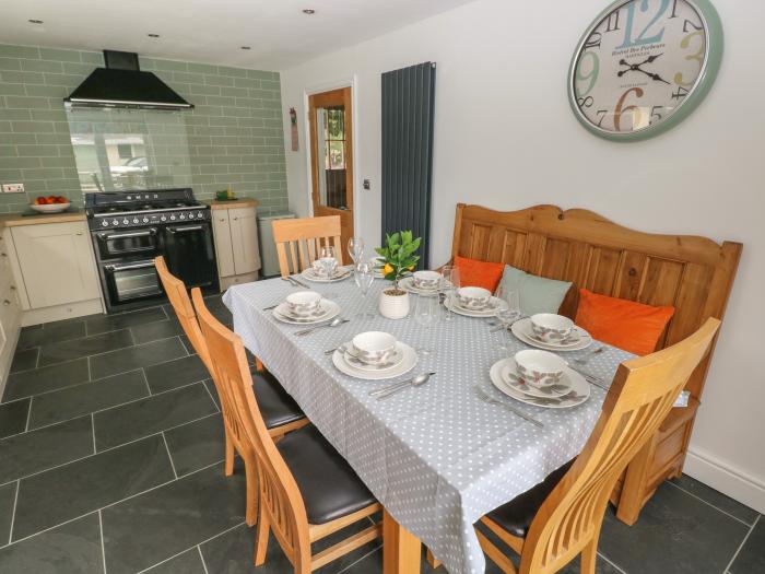 Crossways Cottage nr Carew, Pembrokeshire. Four-bedroom home. Pet-friendly. Ample off-road parking.