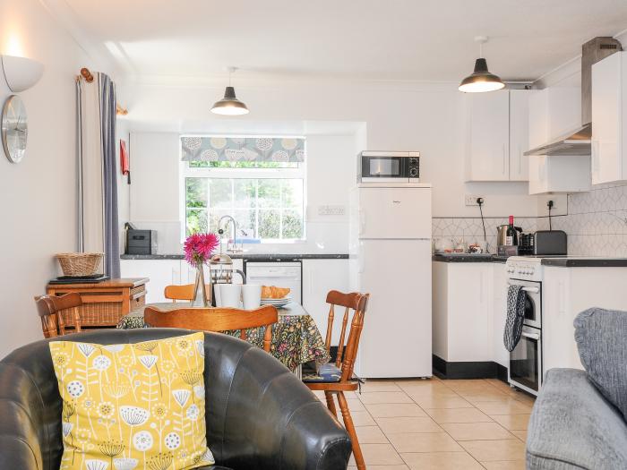 Dairy Cottage, Mullion, Cornwall. Smart TV. Electric fire. Off-road parking. Open plan. Pet-friendly