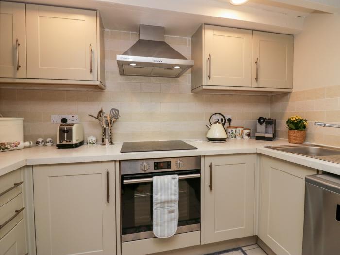 Glenside, Arrad Foot, Cumbria. Three bedrooms. Great walking location. Woodburning stove & Smart TV.