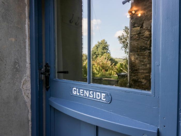 Glenside, Arrad Foot, Cumbria. Three bedrooms. Great walking location. Woodburning stove & Smart TV.