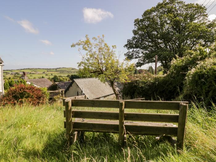 Glenside, Arrad Foot, Cumbria. Three bedrooms. Great walking location. Woodburning stove & Smart TV.