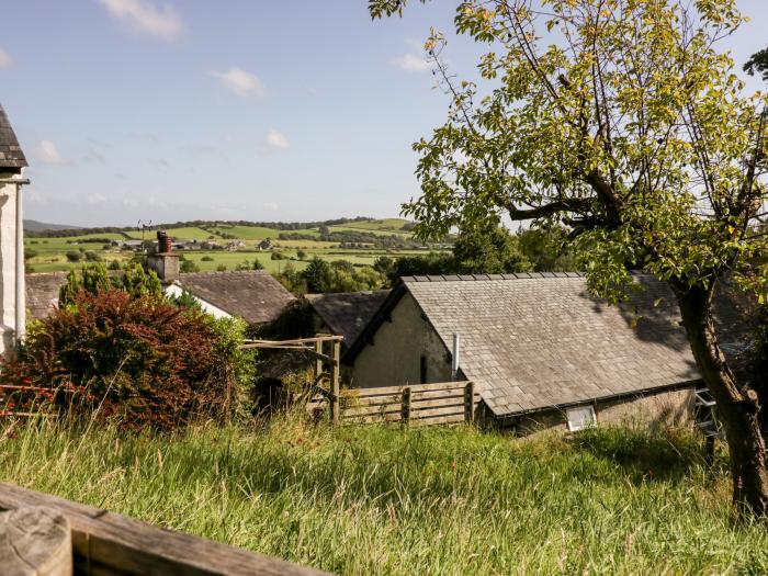 Glenside, Arrad Foot, Cumbria. Three bedrooms. Great walking location. Woodburning stove & Smart TV.