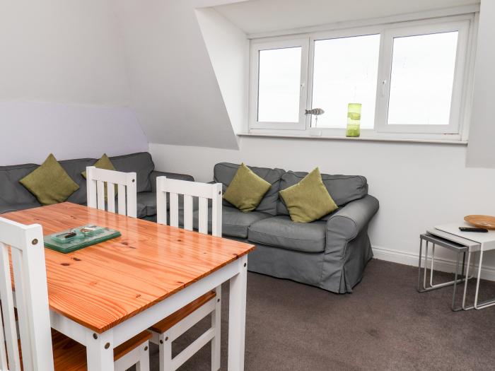 Apartment 10, Bridlington, East Riding of Yorkshire. Sea views. Open-plan. Close to beach and shops.