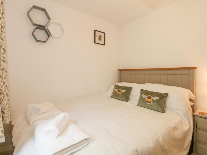 25 Burtons Mill is in Stalham, Norfolk. Child-friendly. Rear patio. Smart TV. Off-road parking. WiFi