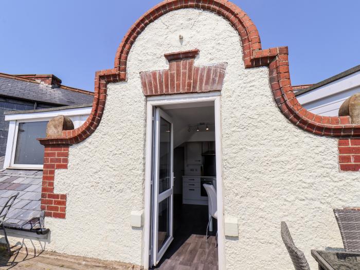 Apartment 10 @52, Bridlington, East Riding of Yorkshire. Seaside. Close to beach. Close to amenities