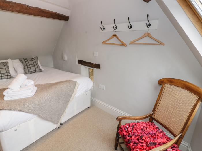 The Old Brewhouse, Chipping Campden, Gloucestershire. Pet-friendly. Shared garden. Off-road parking.