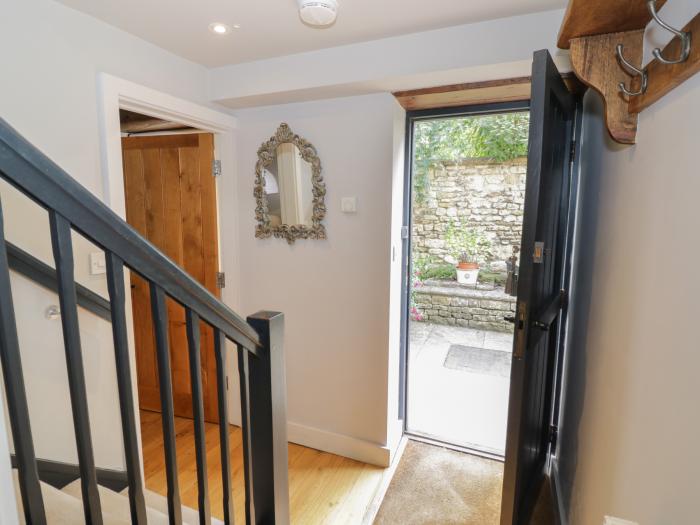 The Cottage, Chipping Campden, Gloucestershire. Off-road parking. Woodburning stove. Three bedrooms.