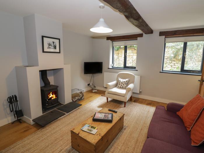 The Cottage, Chipping Campden, Gloucestershire. Off-road parking. Woodburning stove. Three bedrooms.