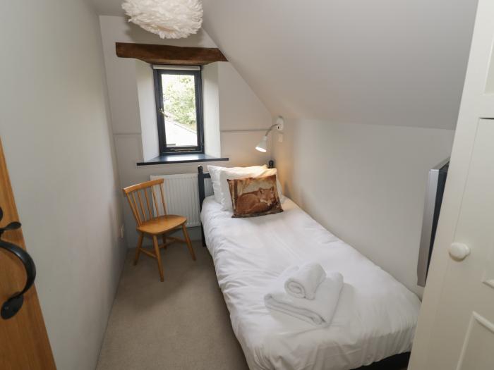 The Cottage, Chipping Campden, Gloucestershire. Off-road parking. Woodburning stove. Three bedrooms.