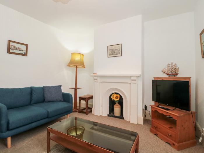 Howard Cottage in Weymouth, Dorset. Close to beach. Close to amenities. Family-friendly. 2 bedrooms.