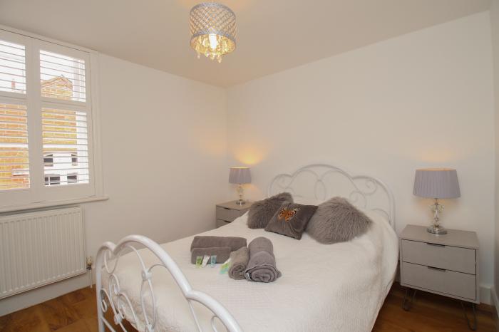 The Cottage, in Weymouth, Dorset. Close to amenities. Close to a beach. Smart TV. Enclosed balcony.