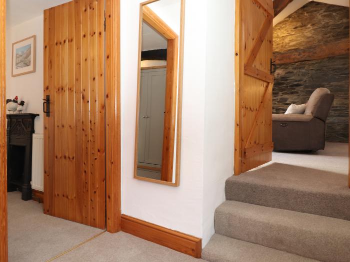 Spinners Loft, in Hawkshead, Cumbria. In Lake District National Park. Central location. Pet-friendly