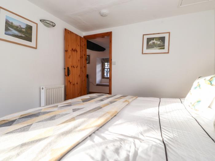 Spinners Loft, in Hawkshead, Cumbria. In Lake District National Park. Central location. Pet-friendly