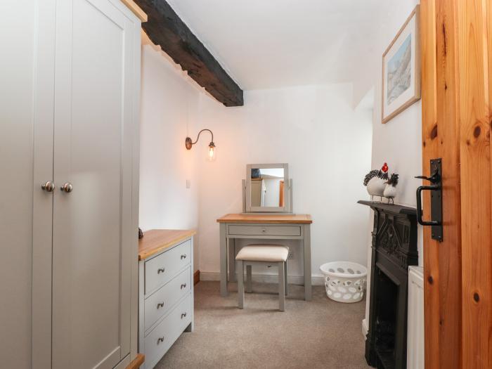 Spinners Loft, in Hawkshead, Cumbria. In Lake District National Park. Central location. Pet-friendly