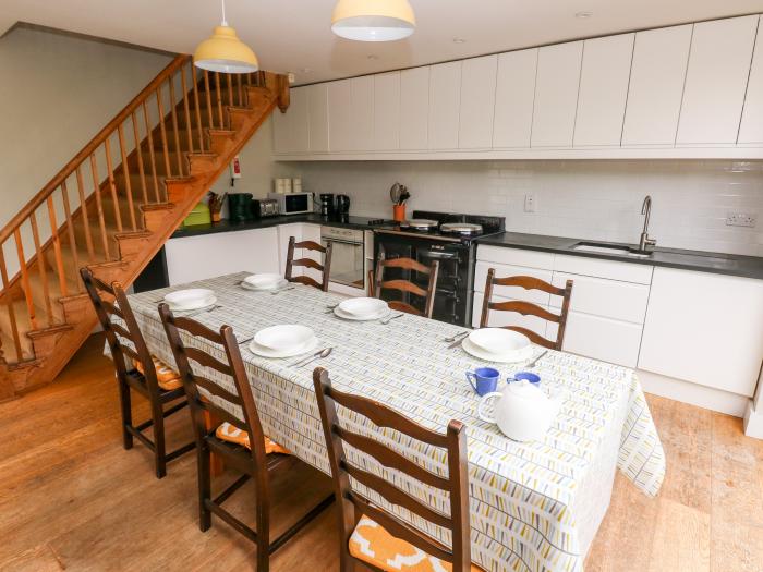 Bwthyn Berwig, in Llanrhidian, in Swansea. Three-bedroom home near amenities. Pet-friendly. Parking.