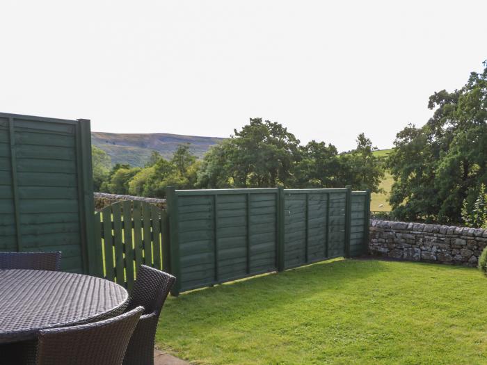 Arkle Town House in Arkle Town, Reeth, Yorkshire. In a National Park. Off-road parking. Countryside.