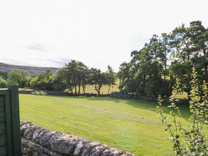 Arkle Town House in Arkle Town, Reeth, Yorkshire. In a National Park. Off-road parking. Countryside.