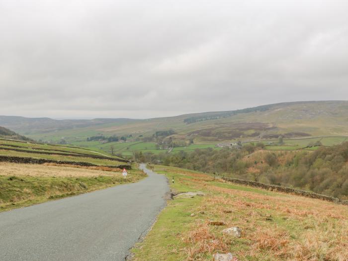 Arkle Town House in Arkle Town, Reeth, Yorkshire. In a National Park. Off-road parking. Countryside.