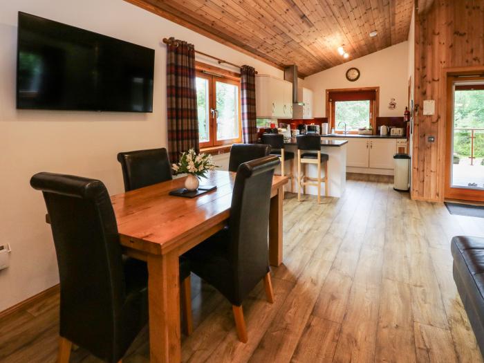 Burnside Lodge nr Fort William, Western Highlands. Log cabin. Private sauna. Decking. Wooden. 2-bed.