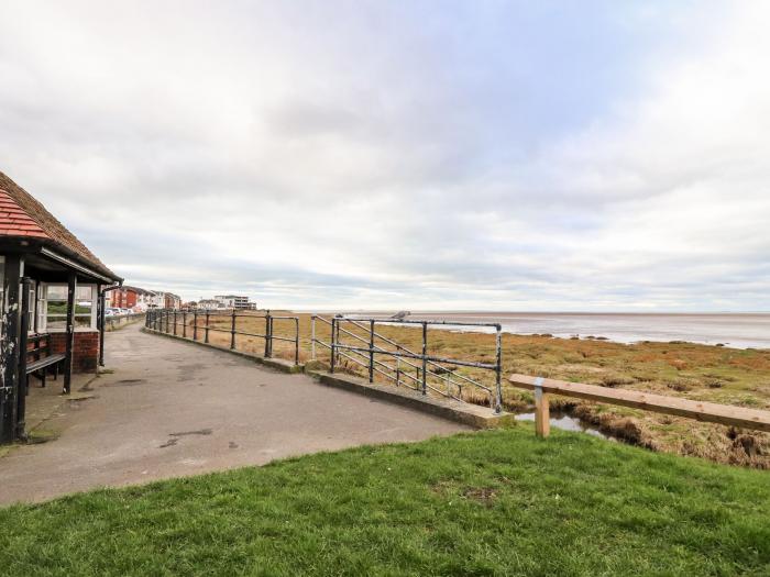 Flat 3, Sandridge Court, Knott End-On-Sea, Cumbria. Close to a beach, a shop and a pub. Parking. TV.