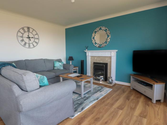 Flat 3, Sandridge Court, Knott End-On-Sea, Cumbria. Close to a beach, a shop and a pub. Parking. TV.