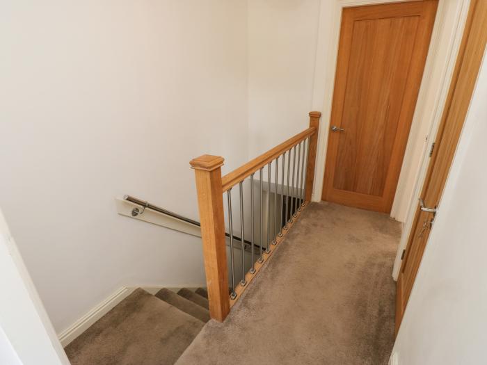 52 Delph Road rests nr Delph, Greater Manchester. Two-bedroom home resting near a pub. Pet-friendly.