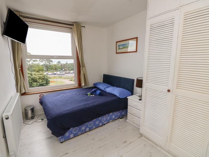 Seaview Central, Southsea, Hampshire. Sea views. Beach nearby. Roadside parking. Smart TV. Three bed