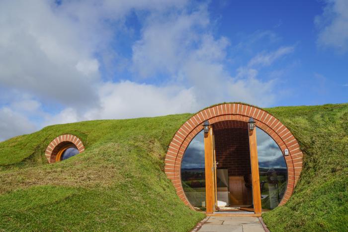 Foxes View, Rhayader, Powys, Wales. Smart TV. Ground-floor living. Countryside views. Three bedrooms