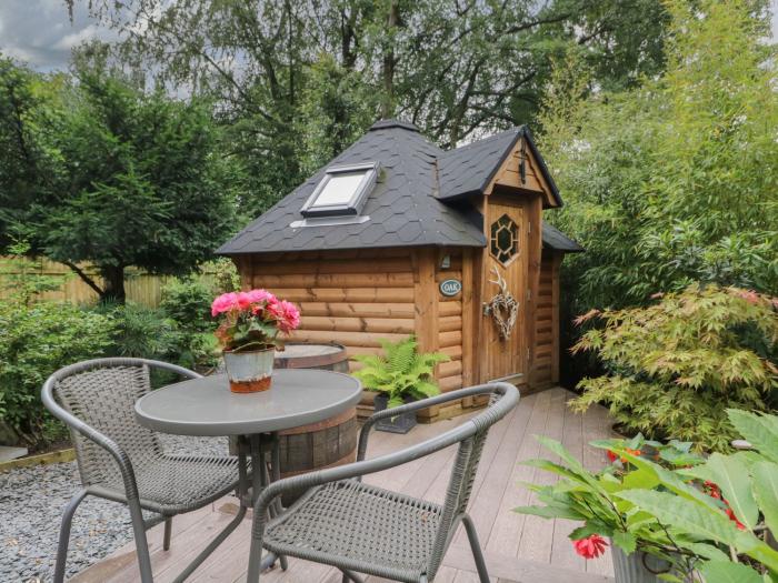 Oak, Ulverston, Cumbria. Studio-style pod ideal for a couple and one well-behaved dog. National Park