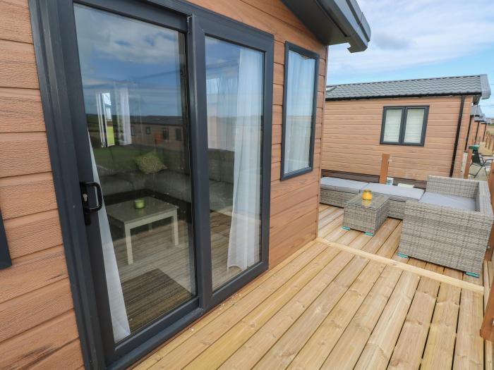 Sandy Bay Retreat, in Hasguard Cross, Broad Haven, Pembrokeshire. Open plan. Smart TV. Electric fire