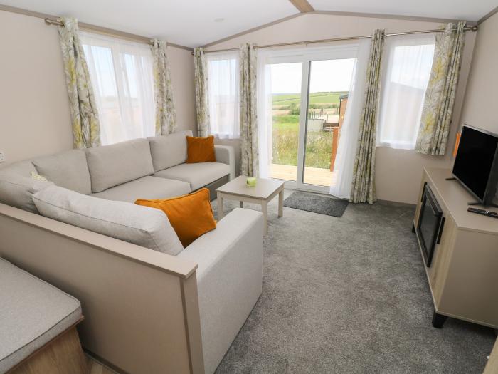 Sandy Bay Retreat, in Hasguard Cross, Broad Haven, Pembrokeshire. Open plan. Smart TV. Electric fire