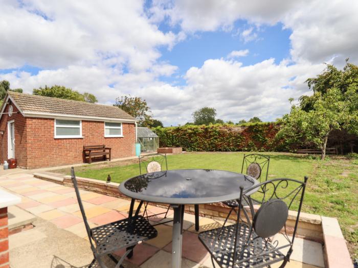 Joray Bungalow, Aby near Alford, Lincolnshire. Conservatory. Ideal for families & off-road parking.