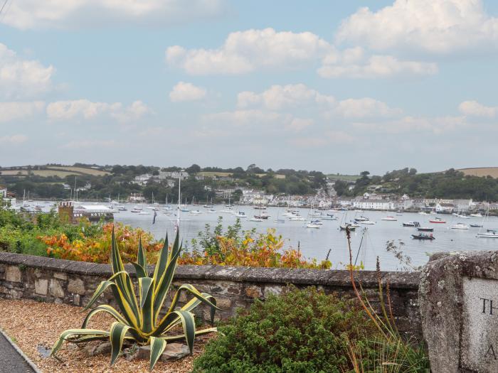 Atlas House, Falmouth, Cornwall. Stunning views. Close to amenities and beach. Adults-only. Pet-free